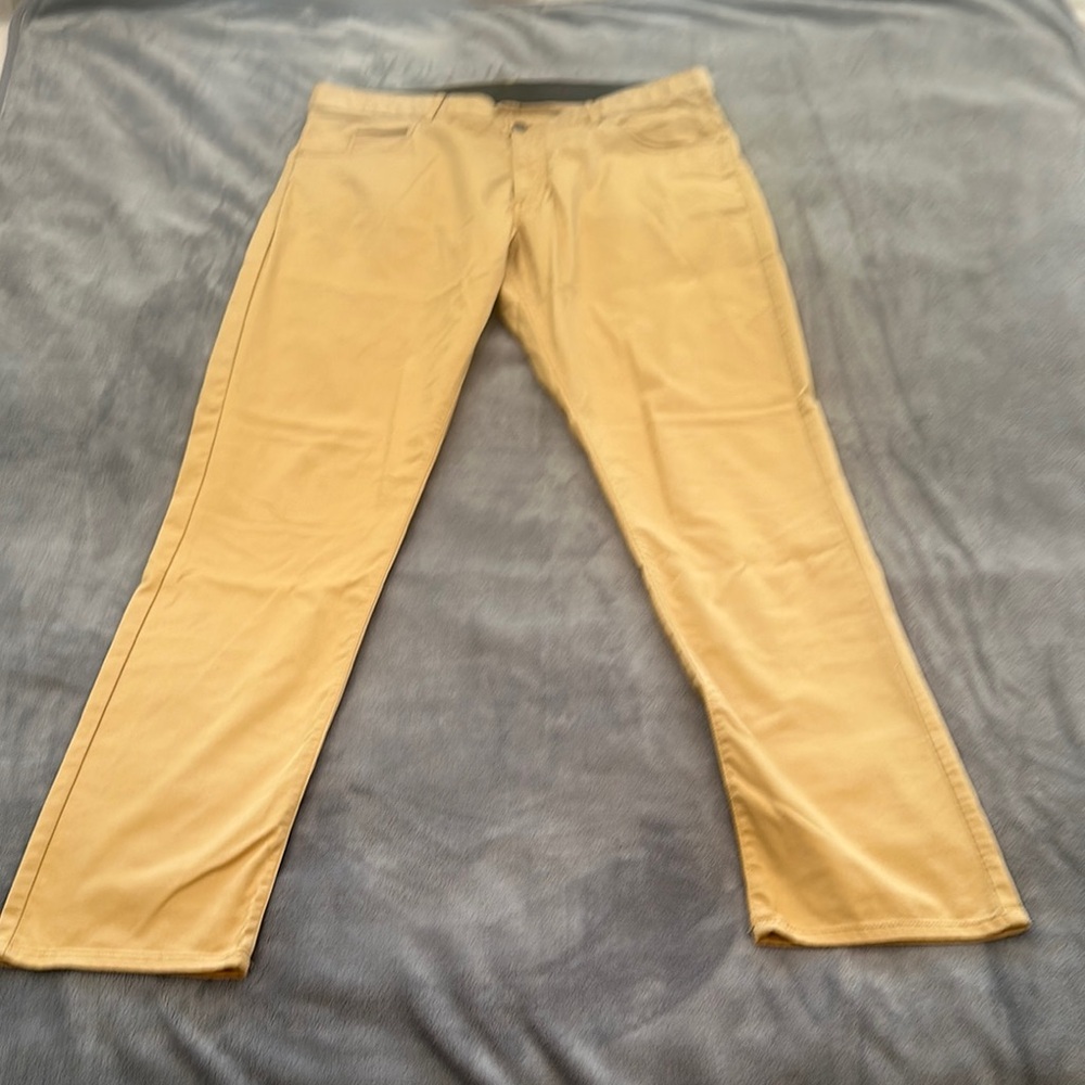 Nike Tan Chinos for Everyday Comfort